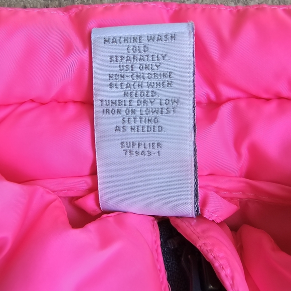 Bright Pink Xcersion Quilted Vest Size 8 - Picture 3 of 4